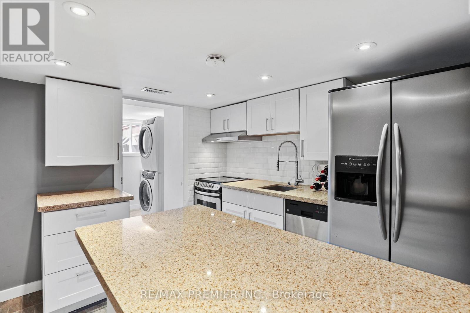 196 Blackthorn Avenue, Toronto, Ontario  M6N 3H8 - Photo 24 - W13111358