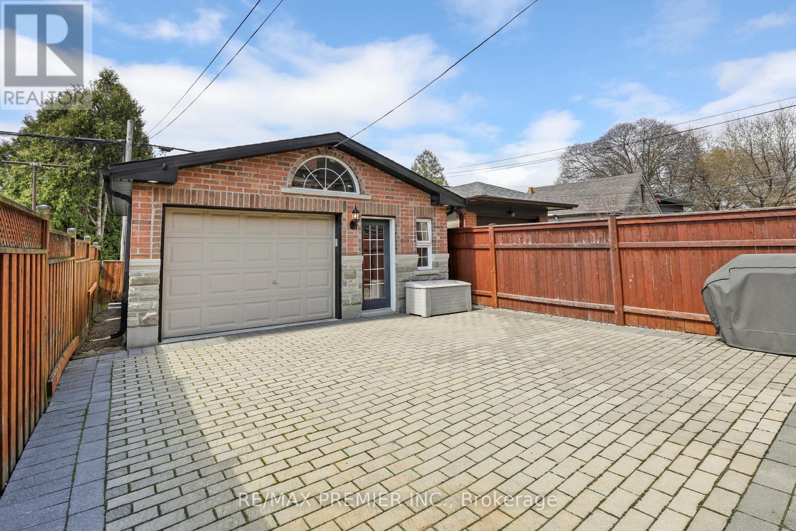 196 Blackthorn Avenue, Toronto, Ontario  M6N 3H8 - Photo 28 - W13111358