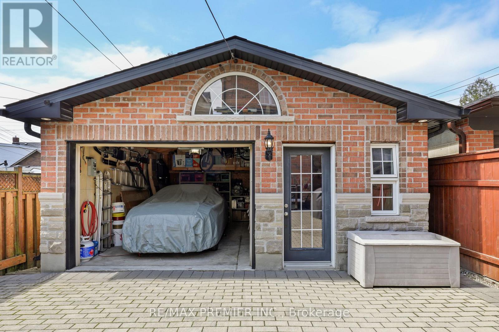 196 Blackthorn Avenue, Toronto, Ontario  M6N 3H8 - Photo 30 - W13111358