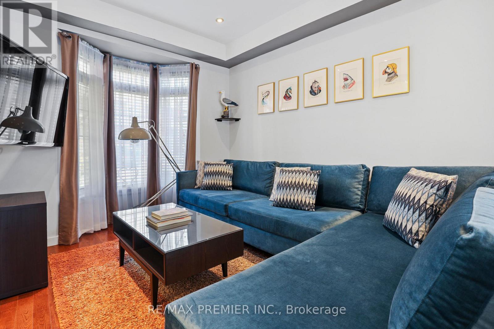 196 Blackthorn Avenue, Toronto, Ontario  M6N 3H8 - Photo 6 - W13111358