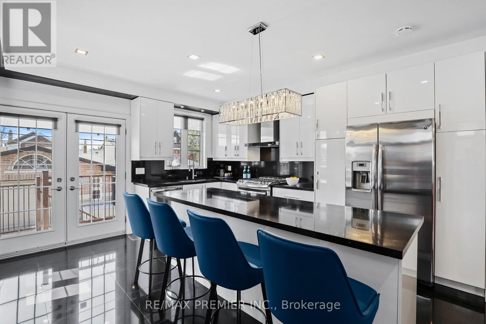 196 Blackthorn Avenue, Toronto, Ontario  M6N 3H8 - Photo 9 - W13111358