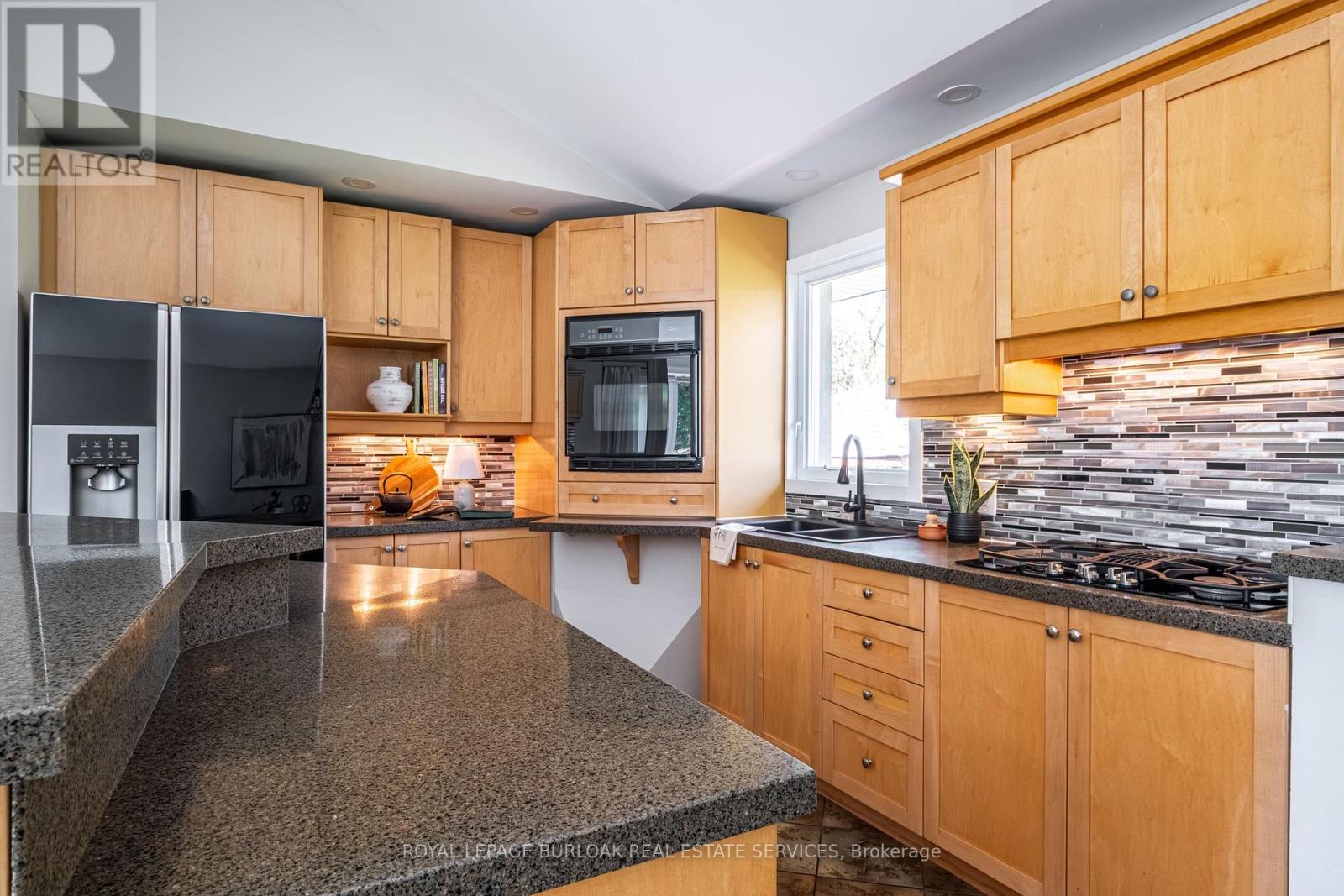 1239 Baldwin Drive, Oakville, Ontario  L6J 2W4 - Photo 16 - W13111362