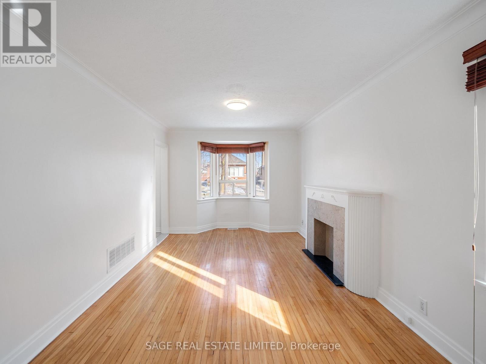 521 Glen Park Avenue, Toronto, Ontario  M6B 2G2 - Photo 3 - W13111384