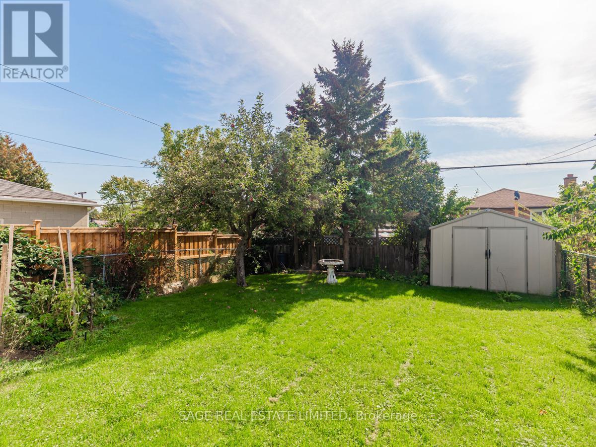 521 Glen Park Avenue, Toronto, Ontario  M6B 2G2 - Photo 39 - W13111384