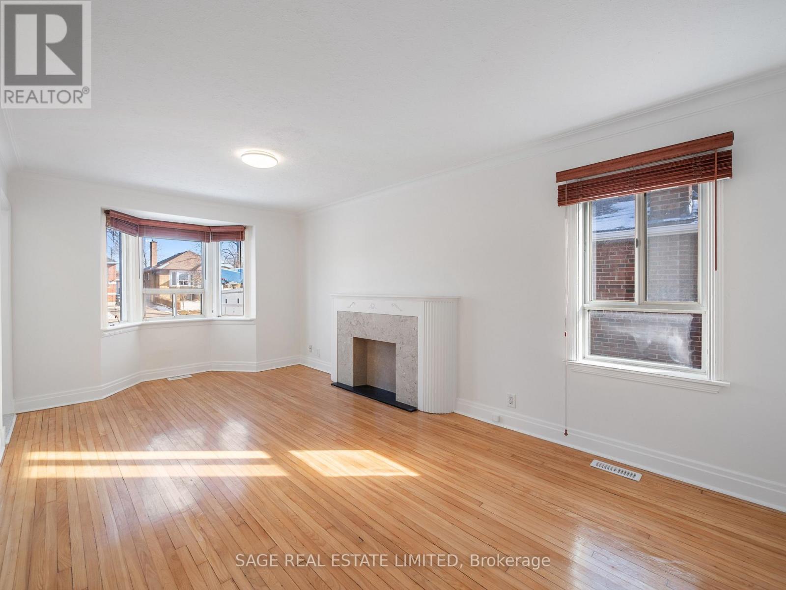 521 Glen Park Avenue, Toronto, Ontario  M6B 2G2 - Photo 5 - W13111384