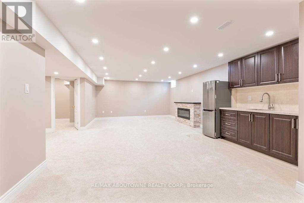 2500 Millstone Drive, Oakville, Ontario  L6M 0H5 - Photo 19 - W13111442