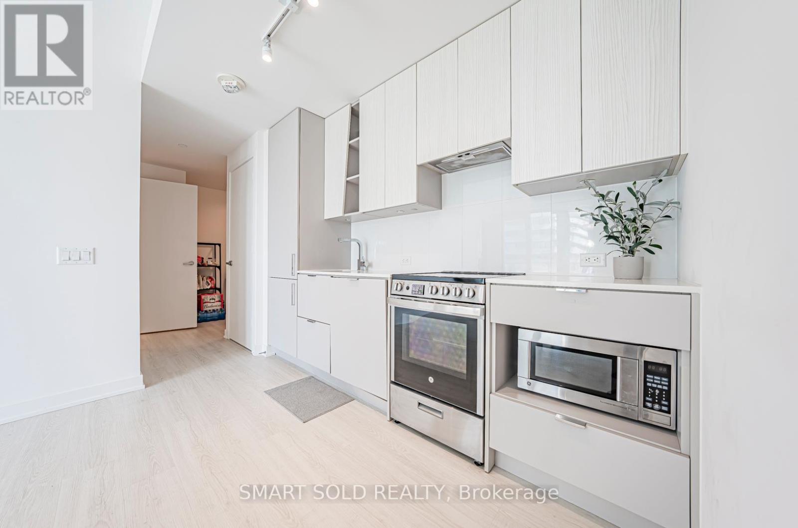 1101 - 3883 Quartz Road, Mississauga, Ontario  L5B 0M4 - Photo 5 - W13111458