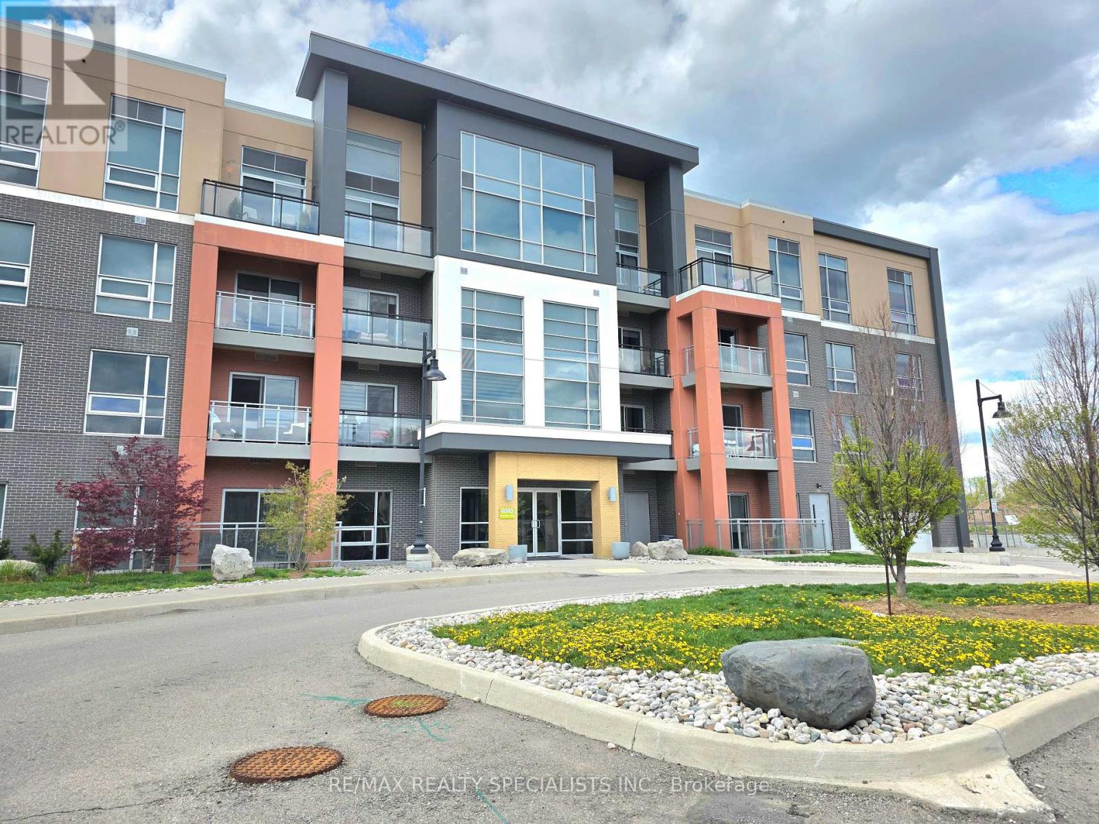 401 - 4040 UPPER MIDDLE ROAD, Burlington, Ontario