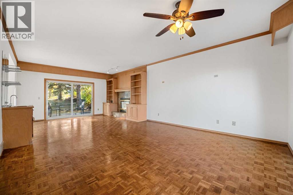 907 Shawnee Drive SW, Calgary, Alberta  T2Y 2G8 - Photo 3 - A2306364
