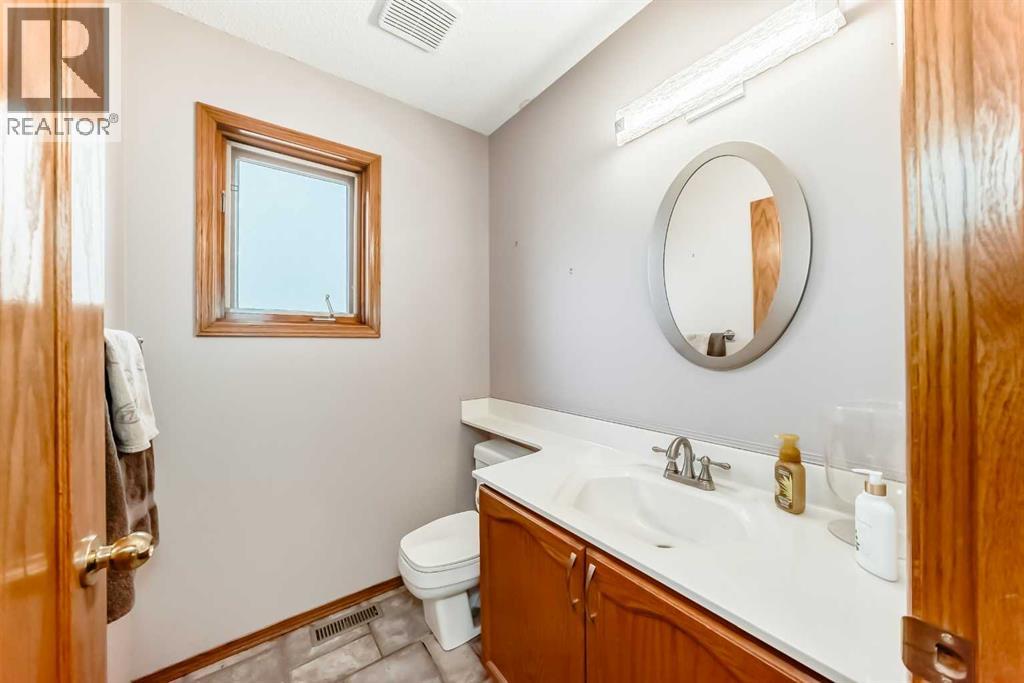 402 Citadel Hills Circle NW, Calgary, Alberta  T3G 3V7 - Photo 14 - A2308214