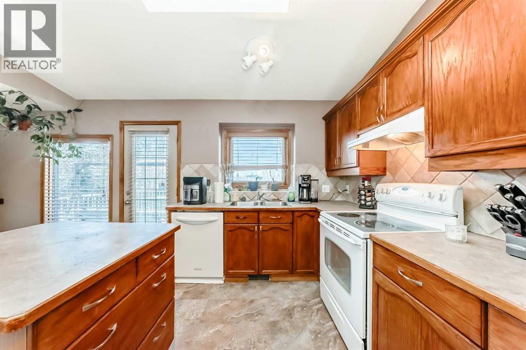 402 Citadel Hills Circle NW, Calgary, Alberta  T3G 3V7 - Photo 10 - A2308214