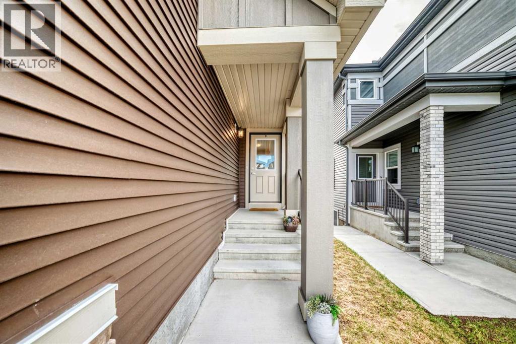 73 Lucas Heights Nw, Calgary, Alberta  T3P 1S8 - Photo 2 - A2309445