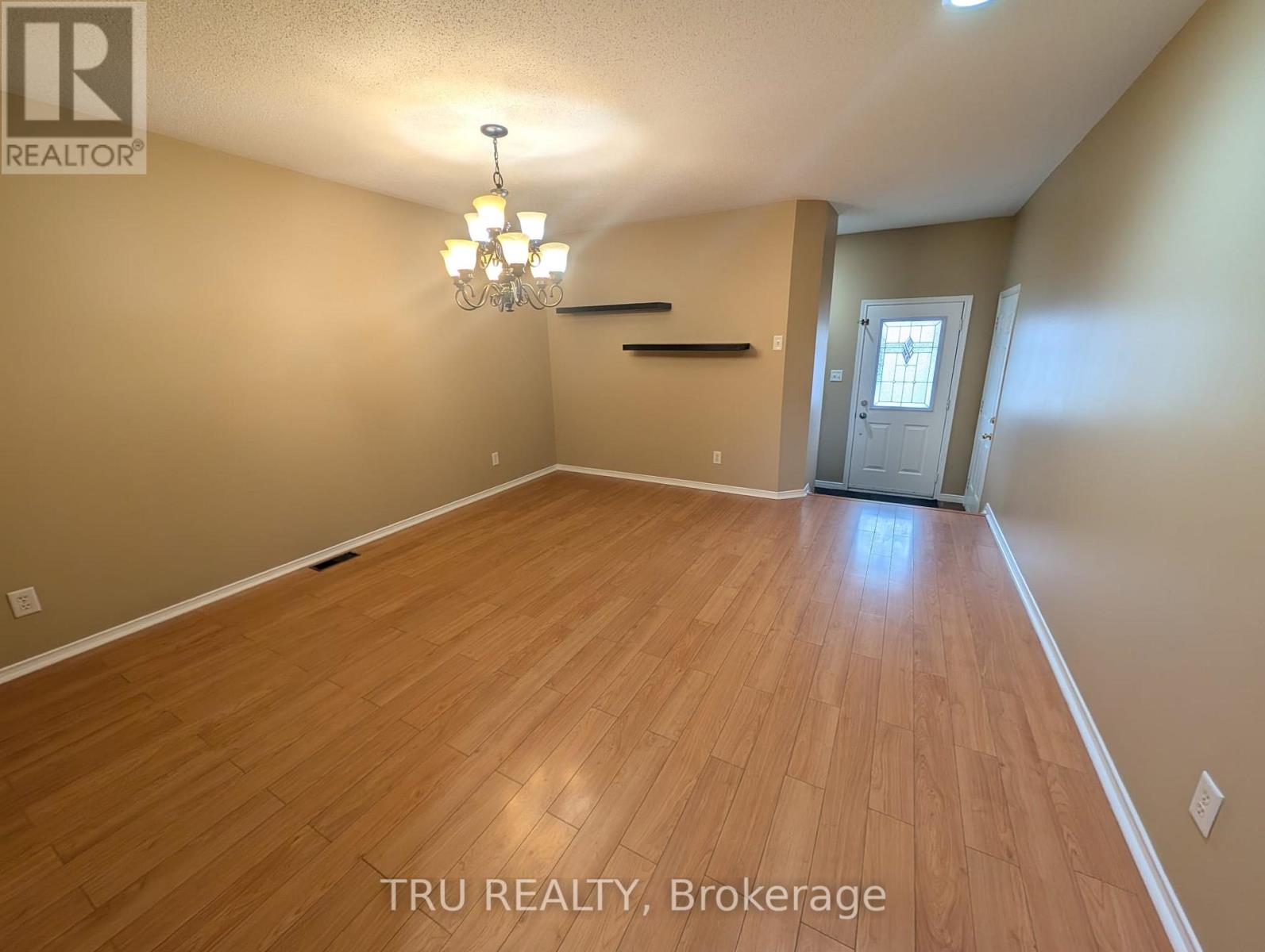 94 Hathaway Drive, Ottawa, Ontario  K2G 6S6 - Photo 2 - X13111682