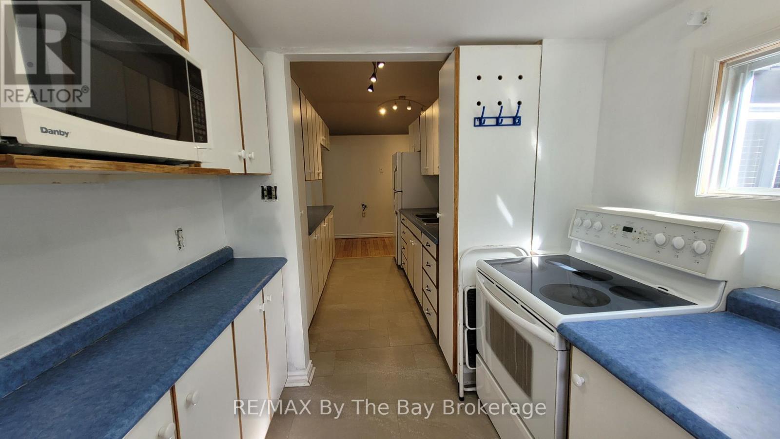 1120 King Edward Avenue, South Bruce Peninsula, Ontario  N0H 2G0 - Photo 11 - X13051386