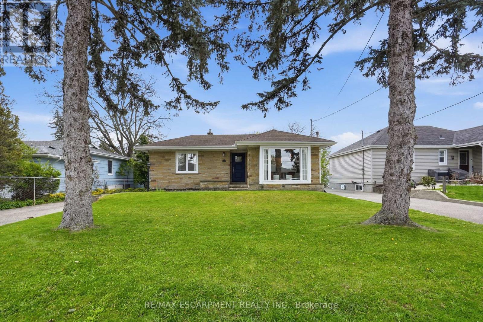 23 MCMASTER AVENUE S, Hamilton, Ontario