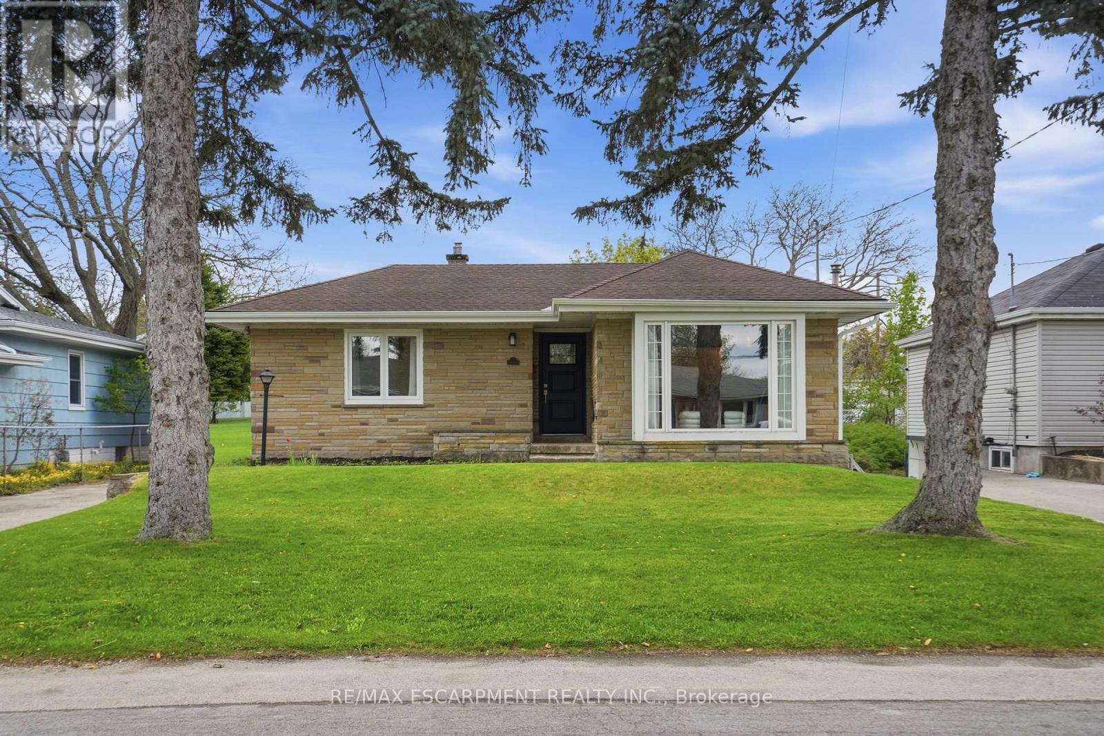 23 Mcmaster Avenue S, Hamilton, Ontario  L9H 4M6 - Photo 10 - X13111428