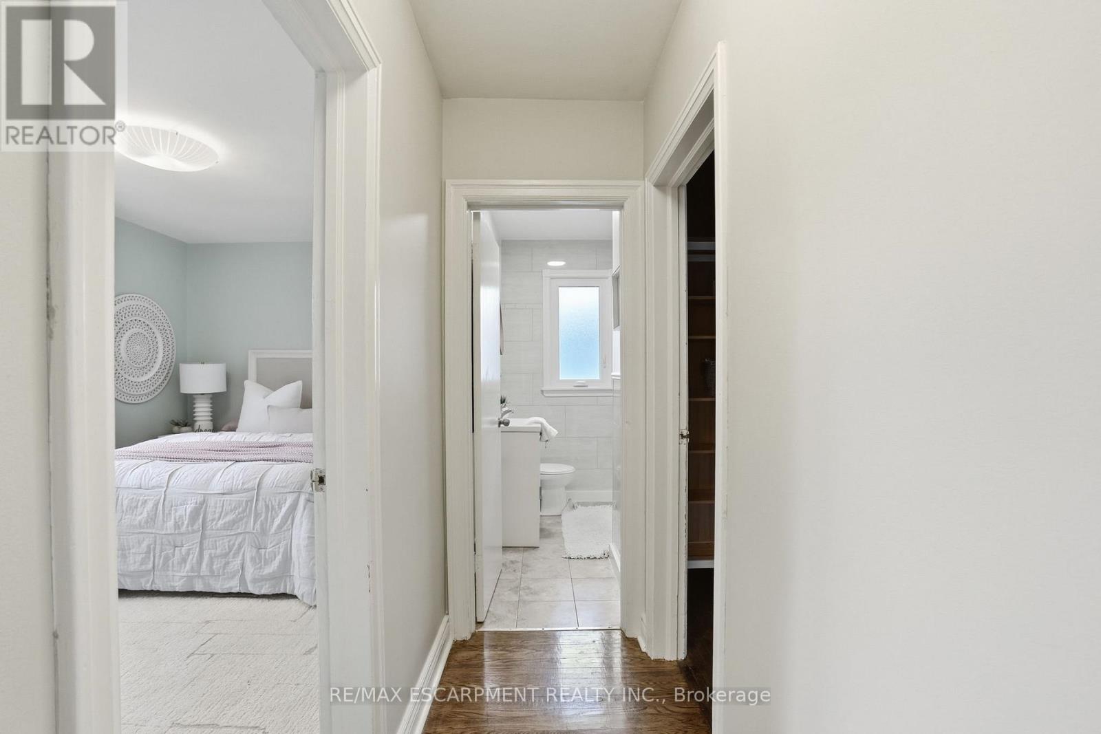 23 Mcmaster Avenue S, Hamilton, Ontario  L9H 4M6 - Photo 23 - X13111428