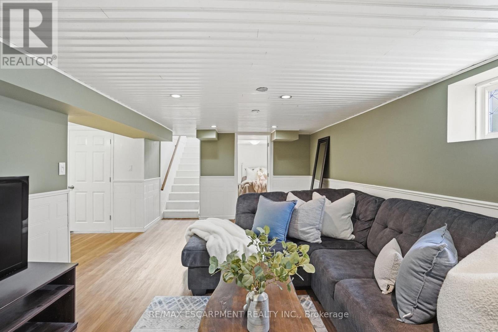 23 Mcmaster Avenue S, Hamilton, Ontario  L9H 4M6 - Photo 34 - X13111428