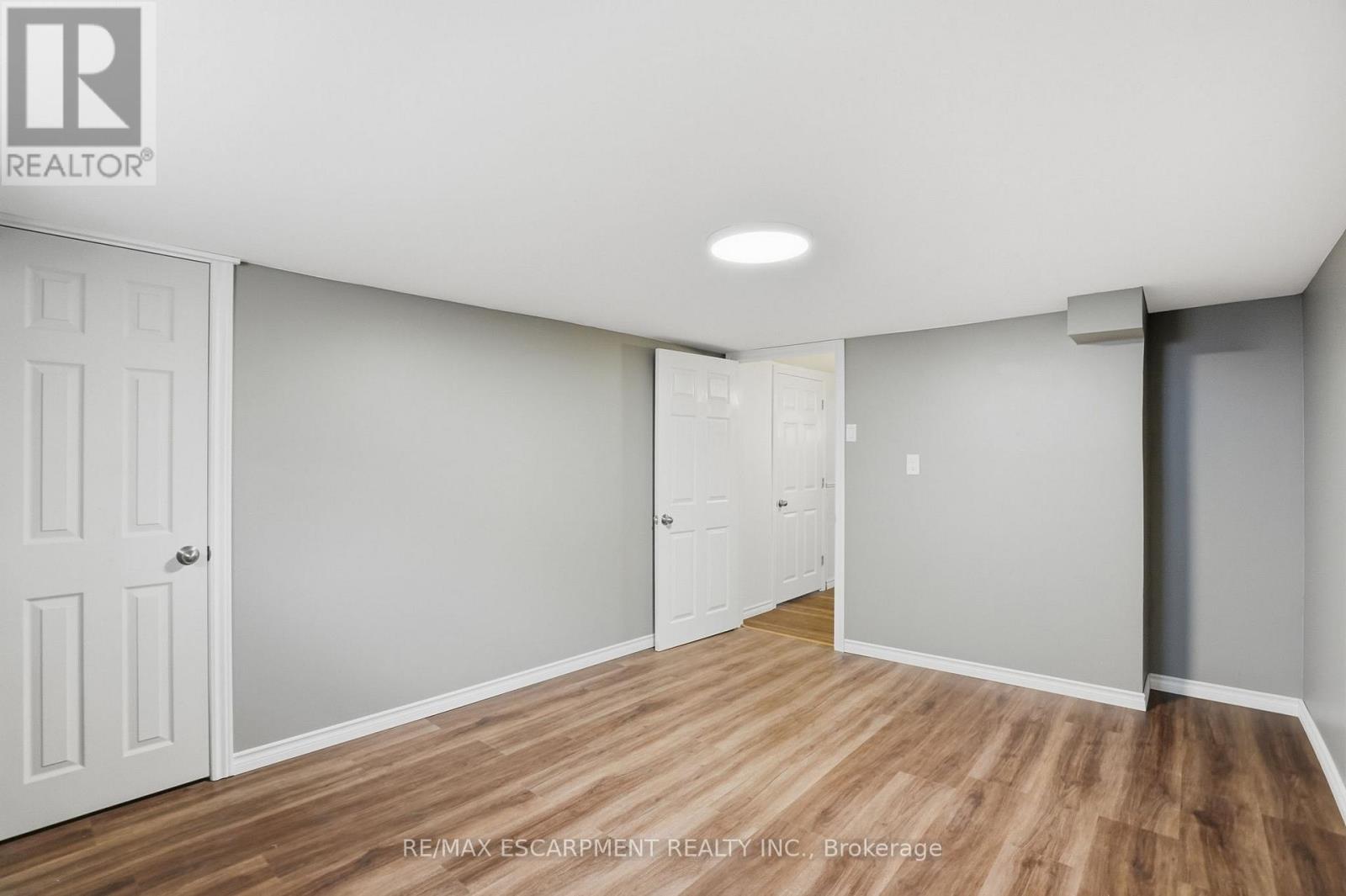 23 Mcmaster Avenue S, Hamilton, Ontario  L9H 4M6 - Photo 38 - X13111428