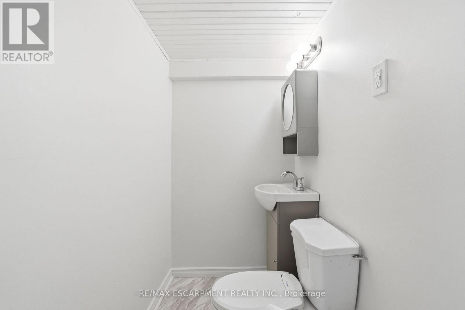 23 Mcmaster Avenue S, Hamilton, Ontario  L9H 4M6 - Photo 39 - X13111428