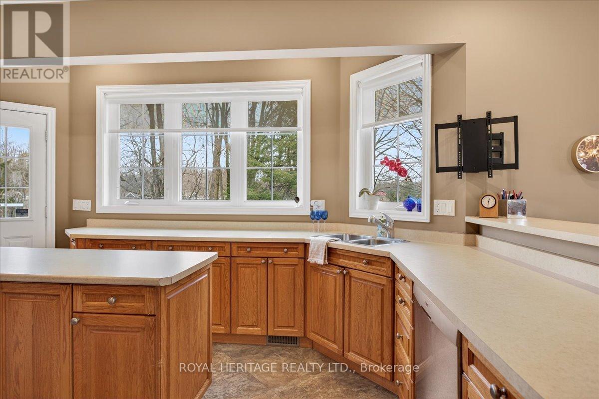 4 Kennedy Drive, Kawartha Lakes, Ontario  K0M 1N0 - Photo 9 - X12951282