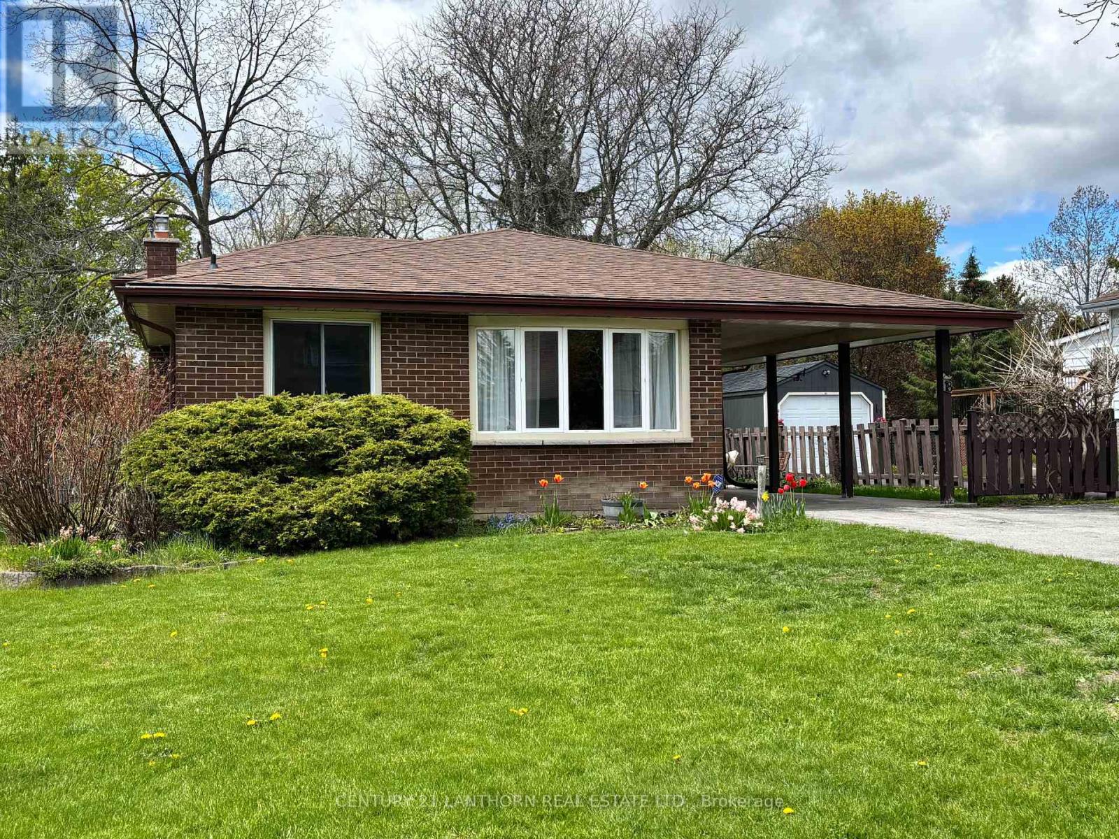 18 Glendale Road, Belleville, Ontario  K8P 4H5 - Photo 1 - X13017158