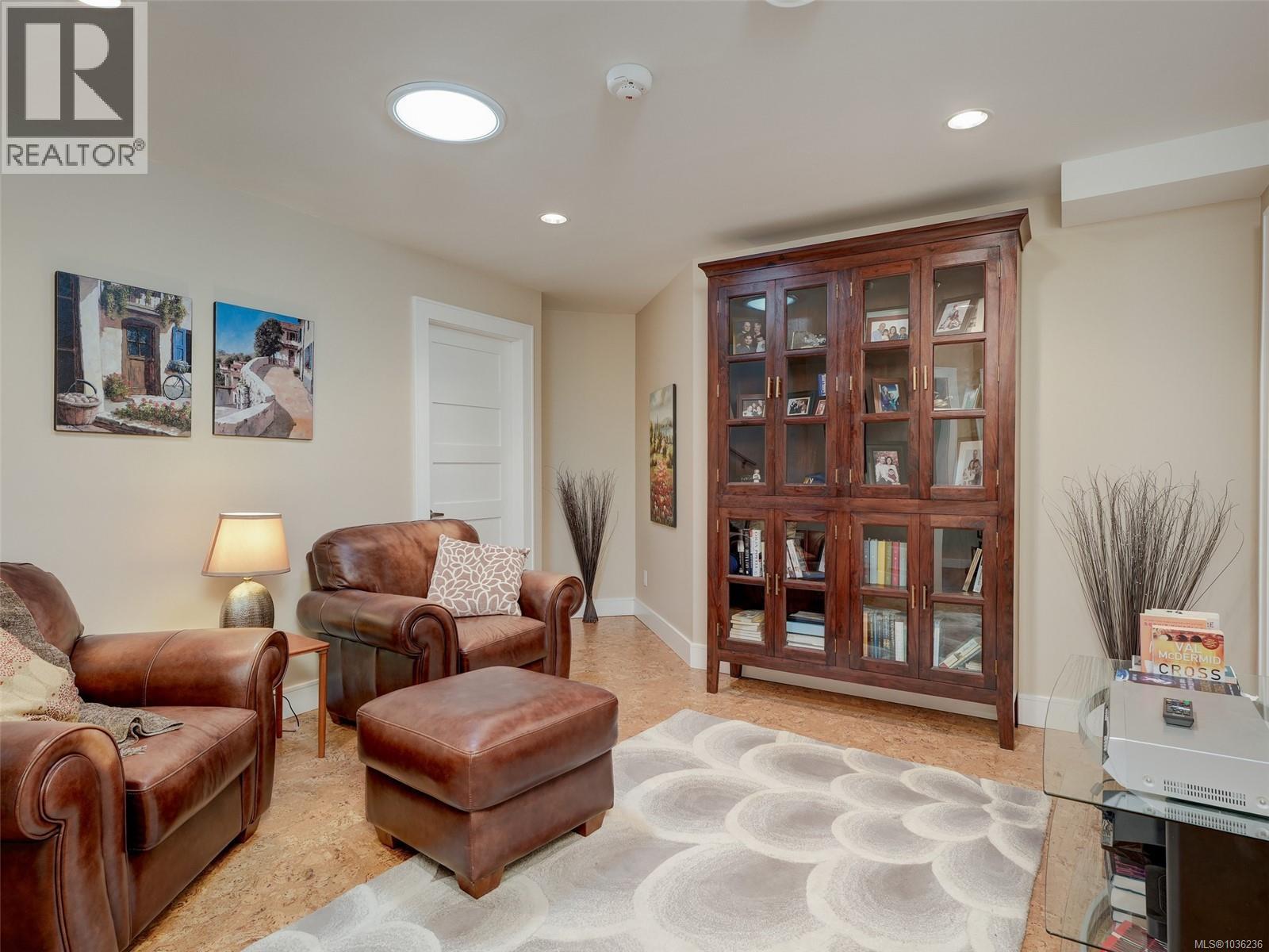 5155 Lochside Dr, Saanich, British Columbia  V8Y 2G4 - Photo 25 - 1036236