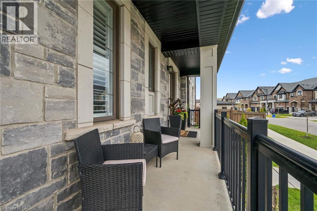 1383 Farmstead Drive, Milton, Ontario  L9E 1K4 - Photo 4 - 40804466