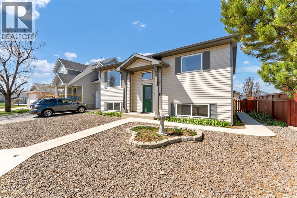 970 Kipling Crescent Sw, Redcliff, Alberta  T0J 2P0 - Photo 3 - A2310009