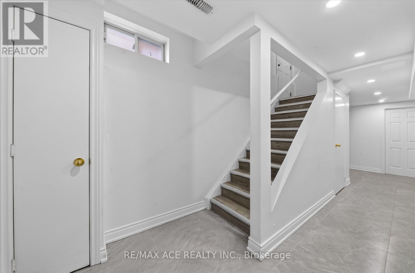 Main - 110 Blue Willow Drive, Vaughan, Ontario  L4L 9E9 - Photo 28 - N12828128
