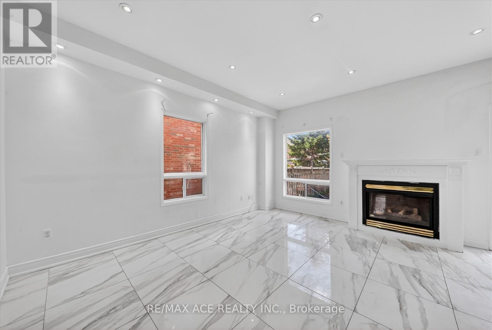 Main - 110 Blue Willow Drive, Vaughan, Ontario  L4L 9E9 - Photo 6 - N12828128
