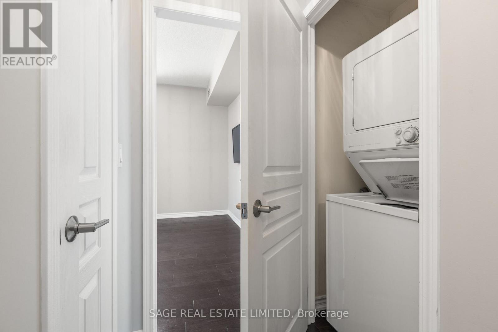 803 - 1 Dear Park Crescent, Toronto, Ontario  M4V 3C4 - Photo 17 - C13111518