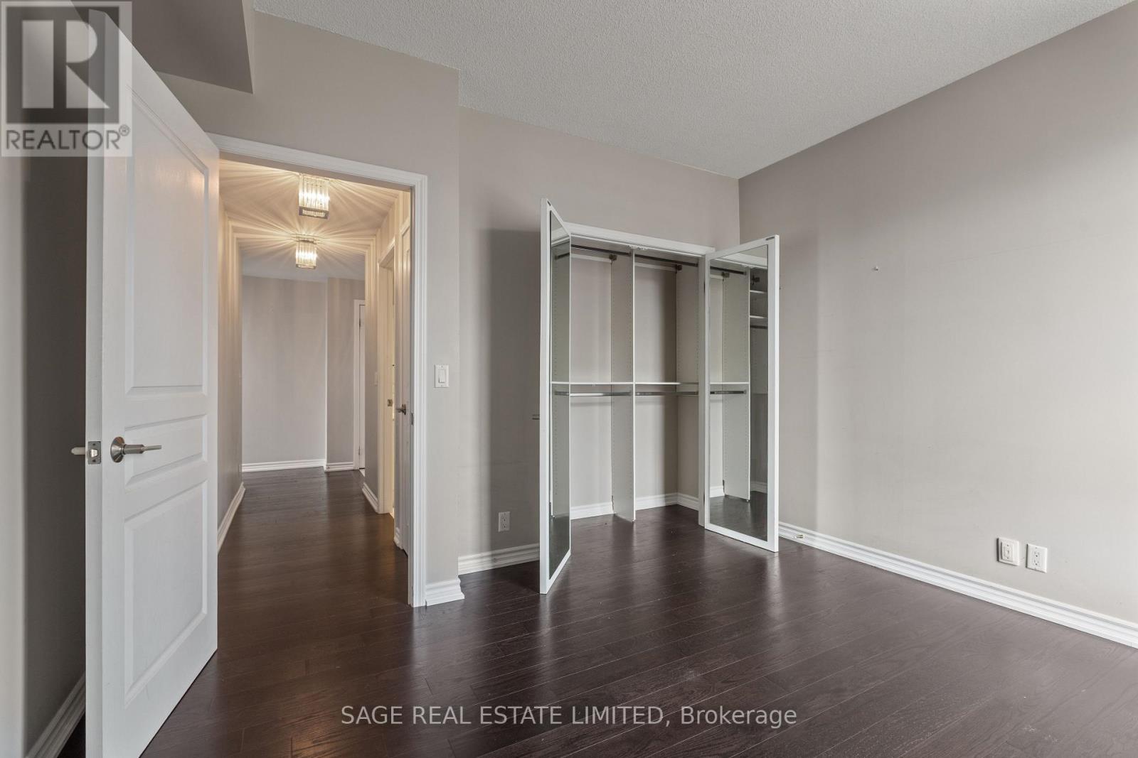 803 - 1 Dear Park Crescent, Toronto, Ontario  M4V 3C4 - Photo 32 - C13111518