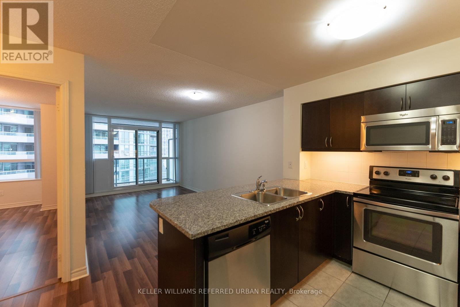 1002 - 25 LOWER SIMCOE STREET, Toronto, Ontario