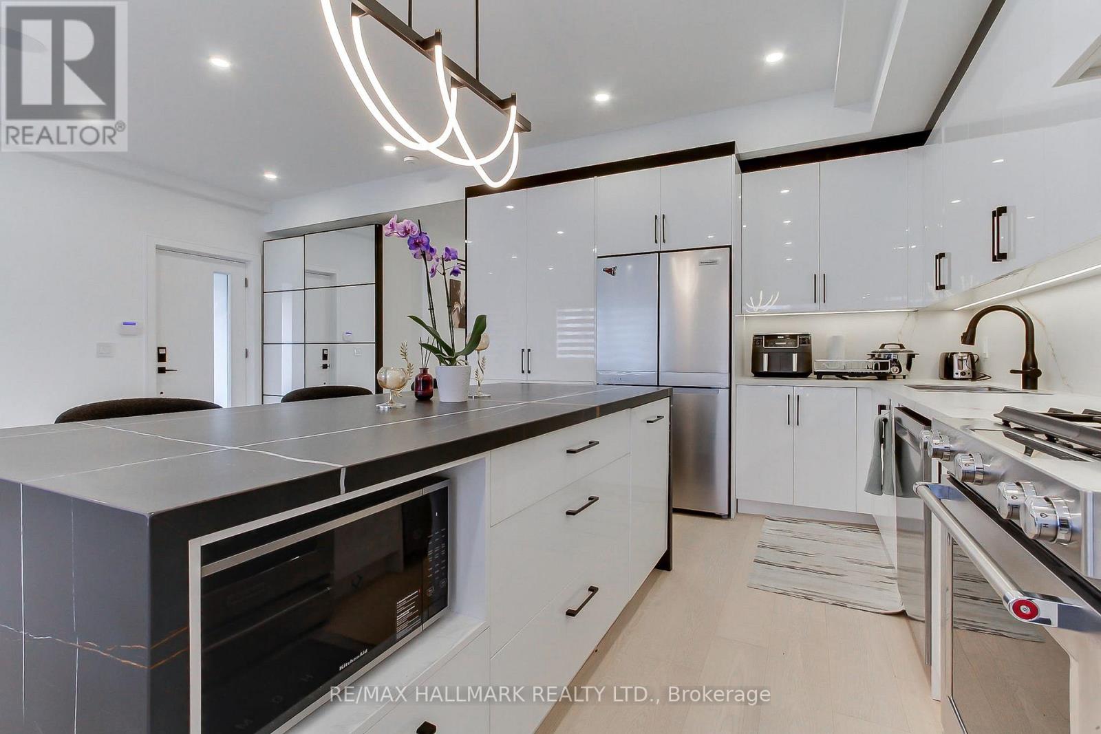 185 Acton Avenue, Toronto, Ontario  M3H 4H6 - Photo 11 - C13111544