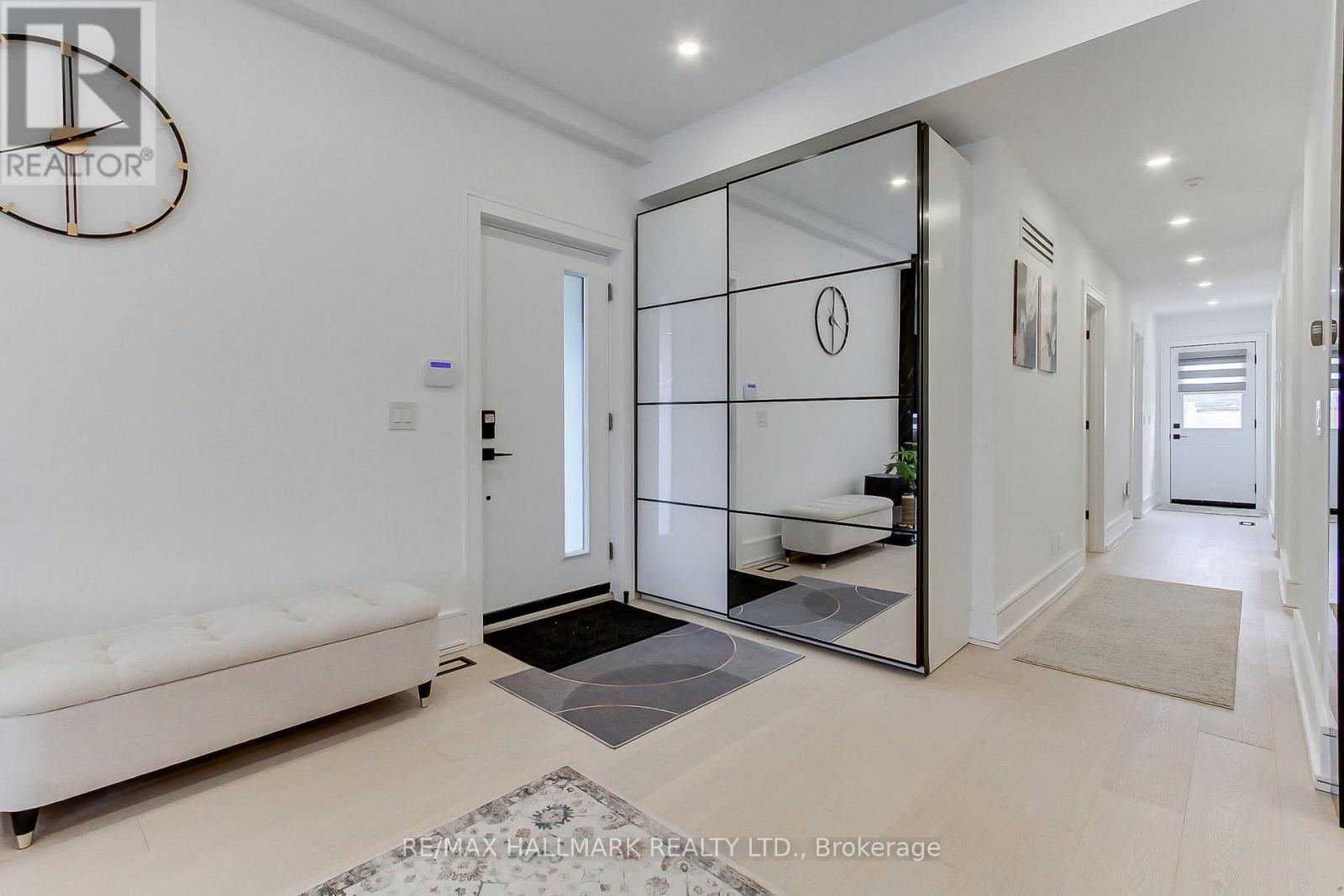 185 Acton Avenue, Toronto, Ontario  M3H 4H6 - Photo 8 - C13111544