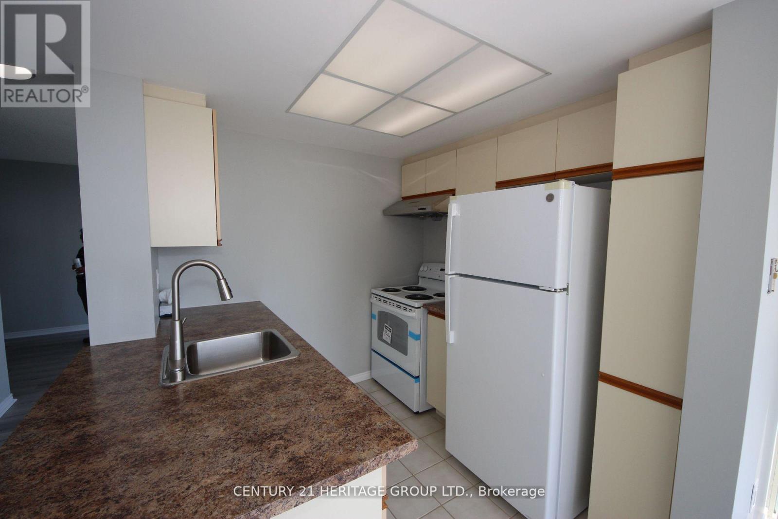 3304 - 7 Concorde Place, Toronto, Ontario M3C 3N4 - Photo 3 - C13111562