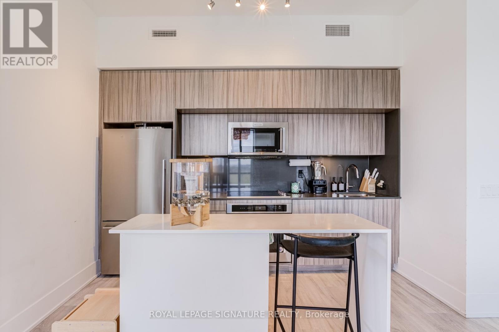 806 - 80 Vanauley Street, Toronto, Ontario  M5T 0C9 - Photo 10 - C13111636