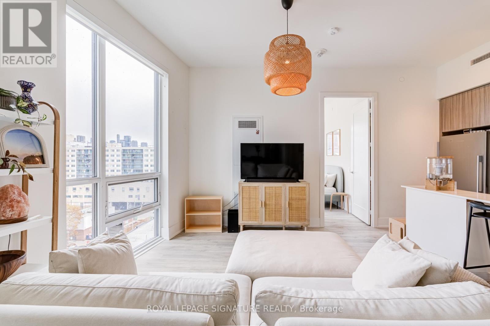 806 - 80 Vanauley Street, Toronto, Ontario  M5T 0C9 - Photo 6 - C13111636