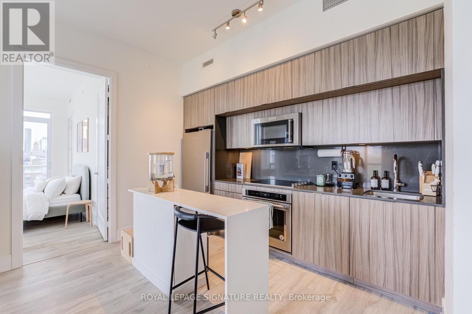 806 - 80 Vanauley Street, Toronto, Ontario  M5T 0C9 - Photo 9 - C13111636