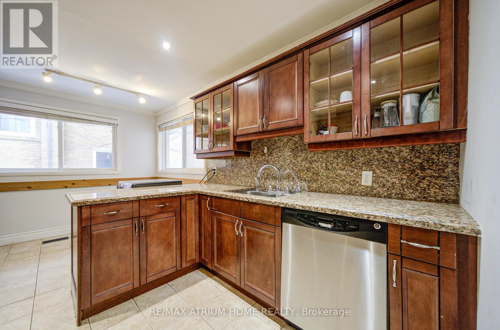 18 Doverwood Court, Toronto, Ontario  M2M 2G7 - Photo 20 - C13111764