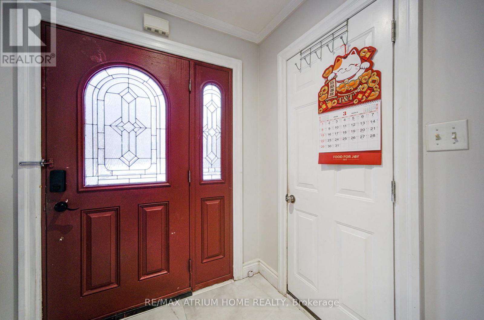 18 Doverwood Court, Toronto, Ontario  M2M 2G7 - Photo 3 - C13111764