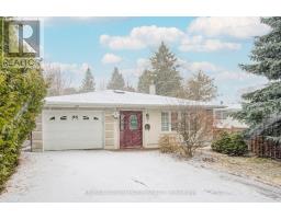 18 DOVERWOOD COURT, Toronto, Ontario