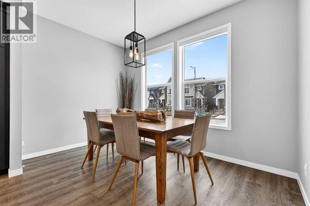 94 Wolf Gate NW, Okotoks, Alberta  T1S 5T9 - Photo 4 - A2296593