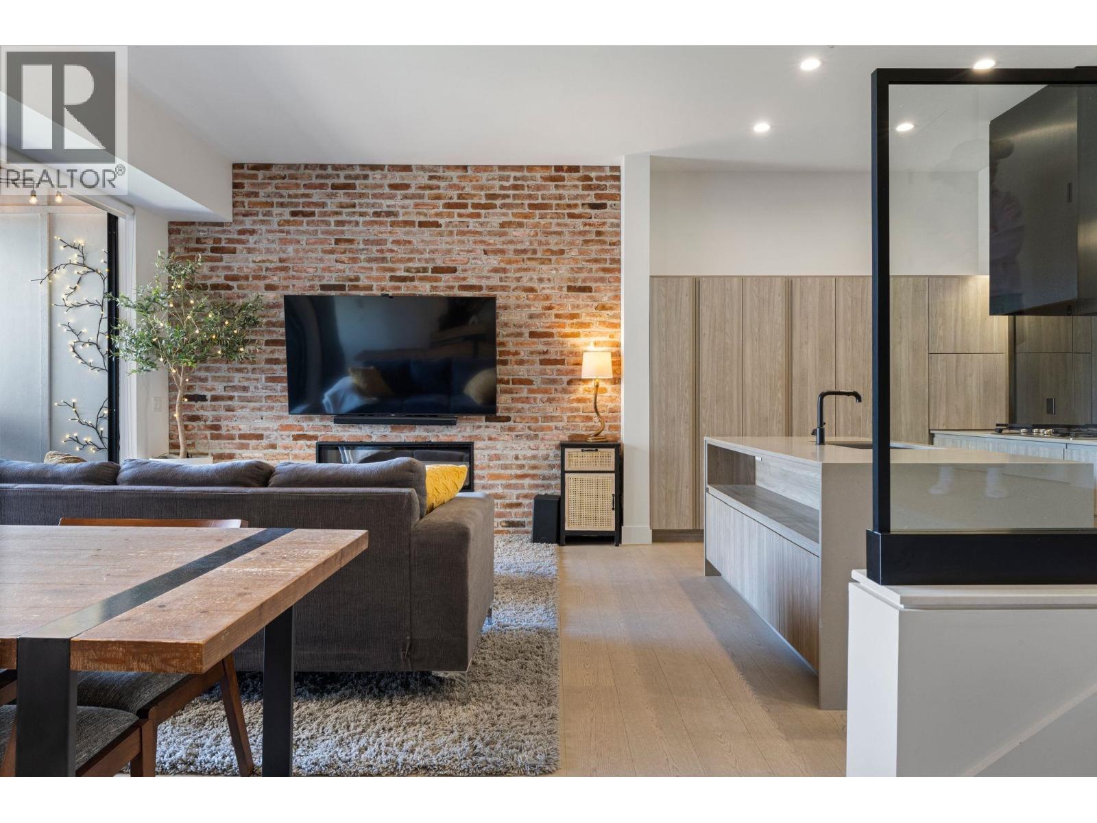 309 300 Salter Street, New Westminster, British Columbia  V3M 0L9 - Photo 4 - R3113705