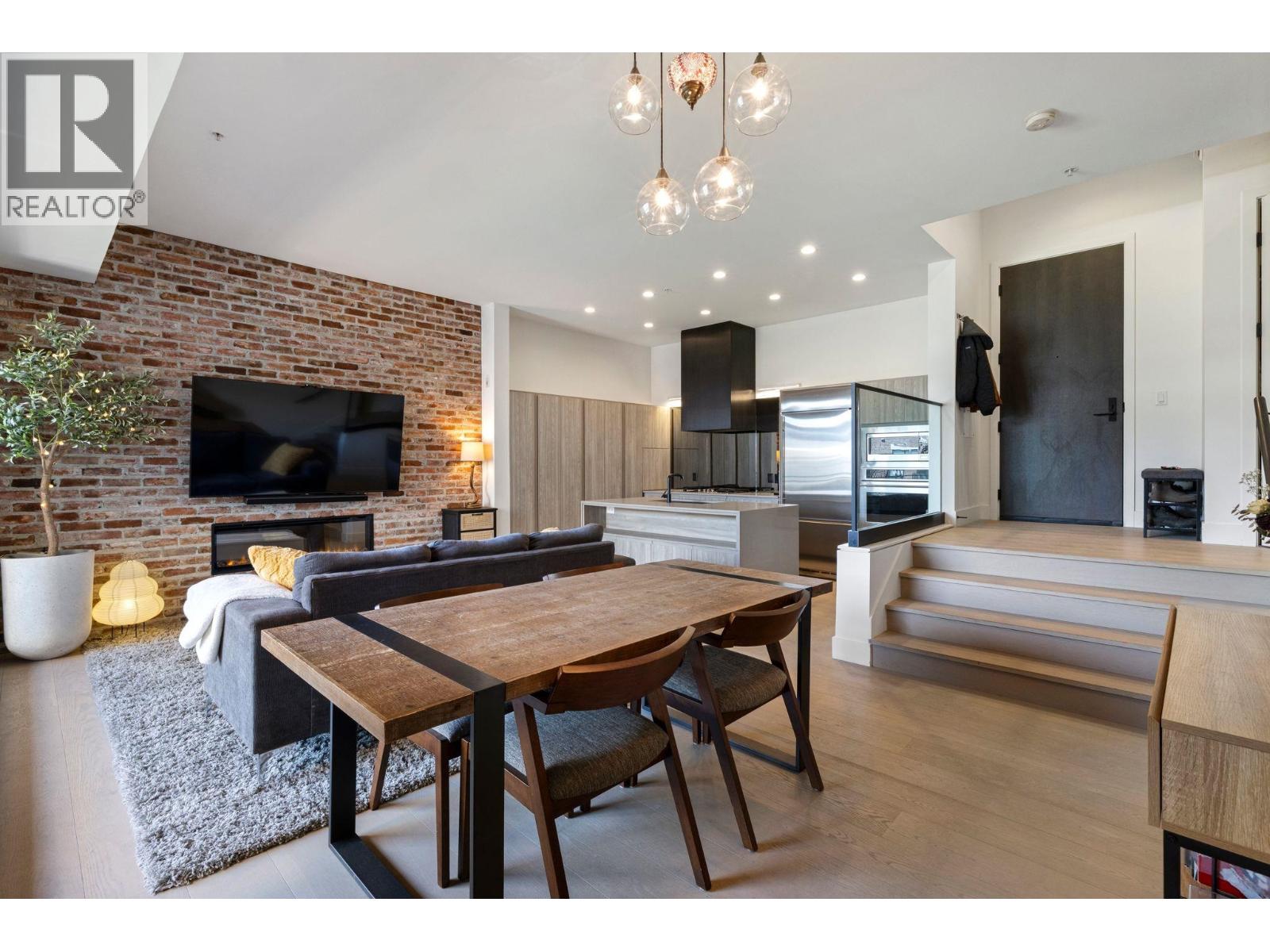 309 300 Salter Street, New Westminster, British Columbia  V3M 0L9 - Photo 1 - R3113705