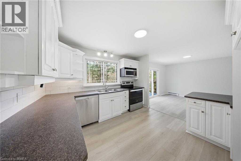 1025 Aberdeen Street, Bala, Ontario  P0C 1A0 - Photo 14 - 40827201