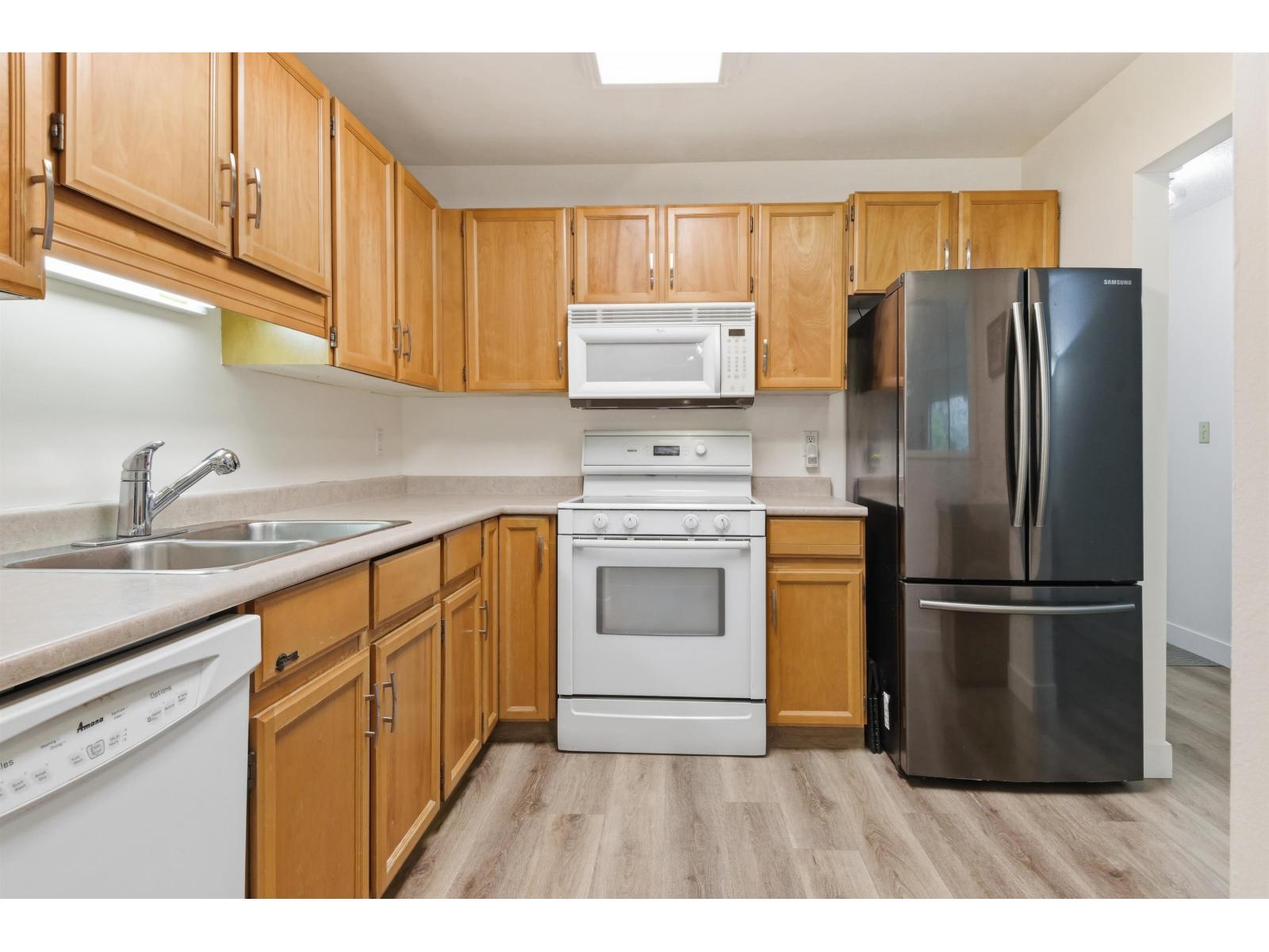 210 1521 Blackwood Street, White Rock, British Columbia  V4B 3V6 - Photo 10 - R3120816
