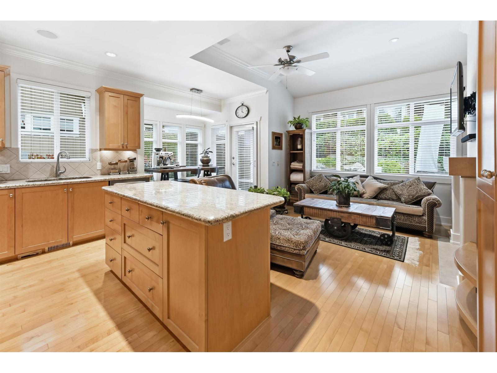 11 18088 8 Avenue, Surrey, British Columbia  V3Z 9T6 - Photo 4 - R3121029