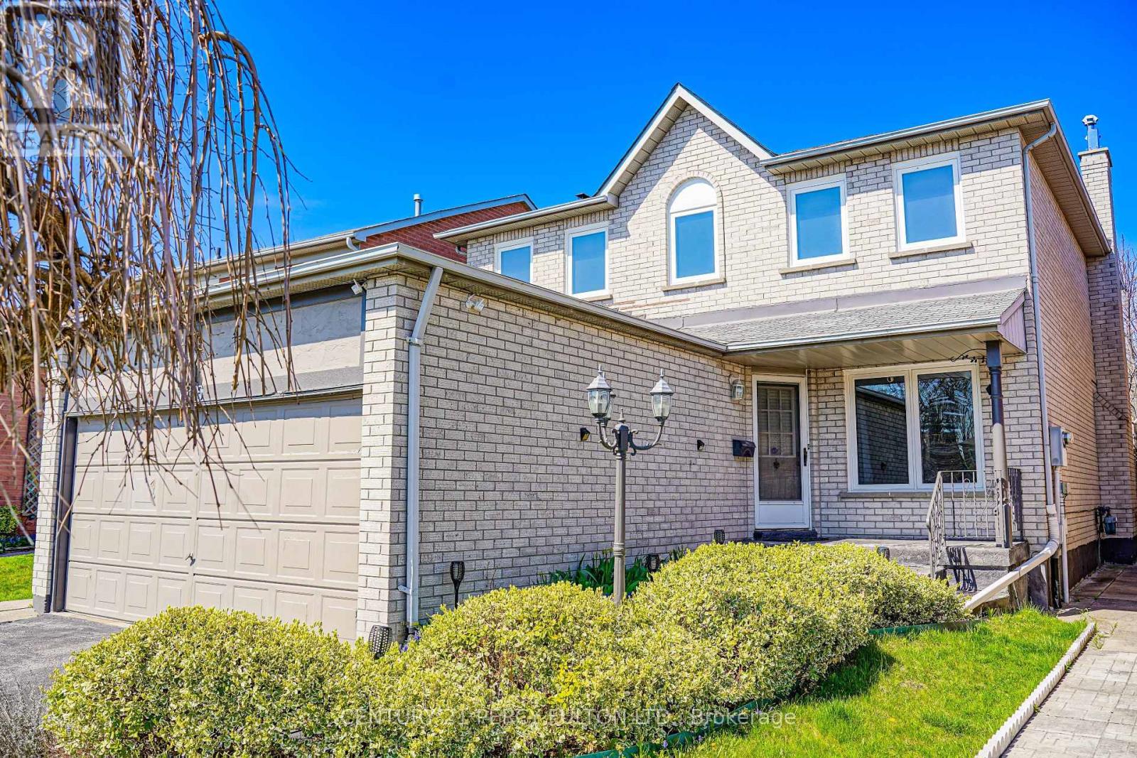 1525 Sturgeon Court, Pickering, Ontario  L1V 5P6 - Photo 2 - E13111464